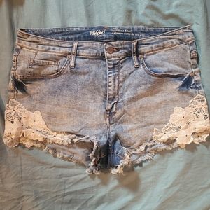 High Rise Lace Shorts (Light Blue Wash)